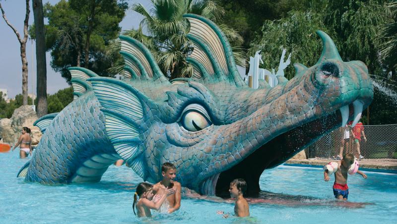 Amuzament si adrenalina in aqua park-urile din Mallorca