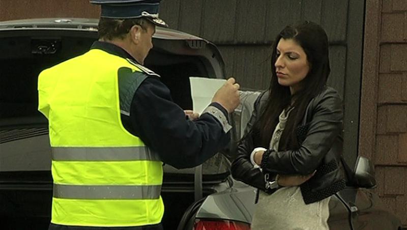 Andreea Tonciu a furat o masina si l-a inchis pe proprietar in portbagaj! Politia a elucidat cazul: Andreea a luat plasa!