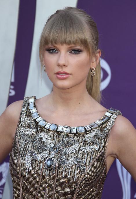 Taylor Swift si-a cumparat o casa de peste 17 milioane de dolari... cu bani gheata