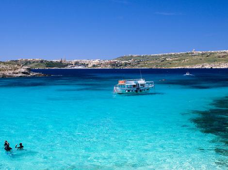 Comino, insula din Malta cu trei locuitori permanenti