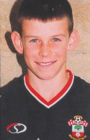 FOTO! Face senzatie in Premier League si e dorit de Real Madrid si Barcelona! Il recunosti?