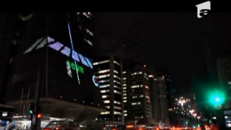 Fatada unei cladiri din Sao Paulo a fost transformata intr-un monitor gigant pentru jocuri video