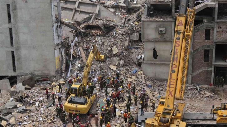 Bangladesh: O femeie a fost gasita IN VIATA sub daramaturi dupa 17 zile