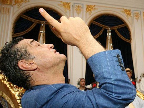 EXCLUSIV! O veste soc pune sub semnul intrebarii viitorul Stelei! Gigi Becali a preluat echipa penitenciarului Rahova