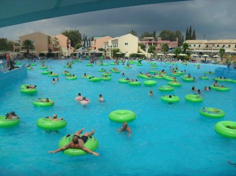Distractie garantata la  Aqualand in Corfu