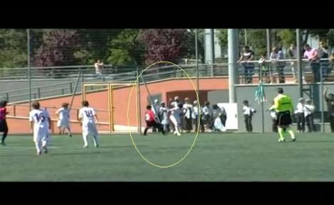 VIDEO: Cel mai tare dribling reusit in Italia! Un junior de la AS Roma si-a umilit adversarul cu o trecere de efect