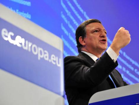 Smecherii din advertising incearca sa-l lucreze pe Barroso cu ajutorul Parlamentului Romaniei
