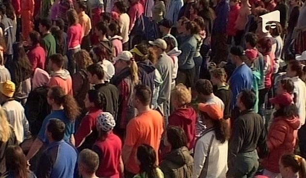 Peste 5.000 de yoghini au realizat o spirala imensa la Baile Herculane