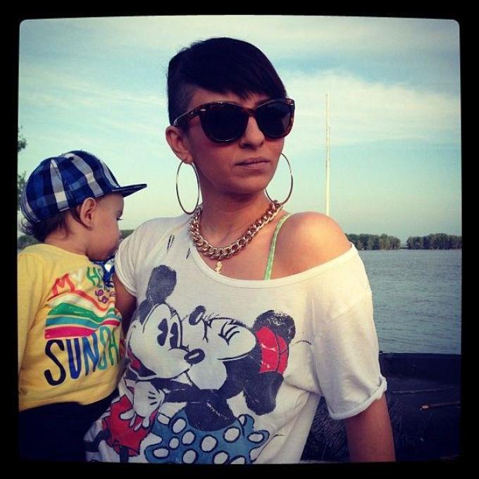 Giulia Anghelescu si-a scos fetita "la agatat pe faleza la Galati"!