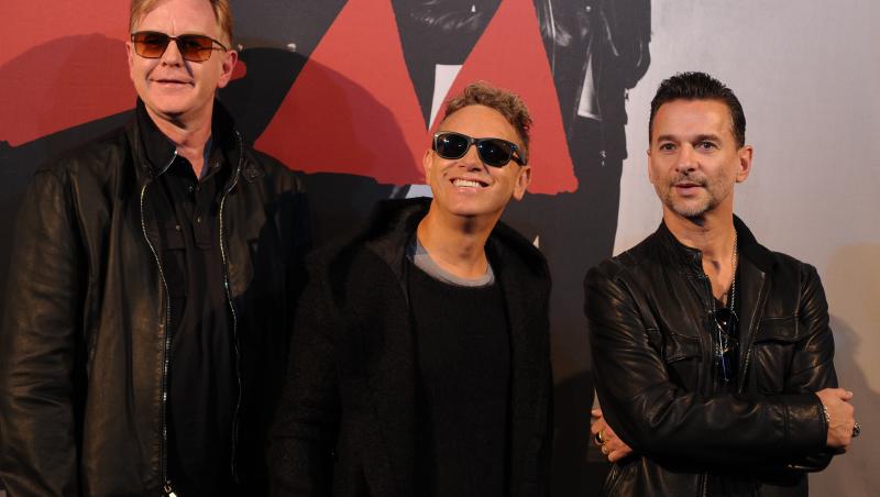 Baietii de la Depeche Mode vor bere romaneasca! 
