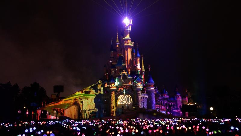 Cadou special pentru toti copiii: o calatorie la Disneyland Paris!