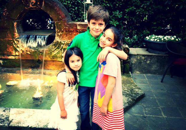 Intalnire emotionanta pentru Mutu! Baiatul cel mare, Mario, isi imbratiseaza surorile, Adriana si Maya