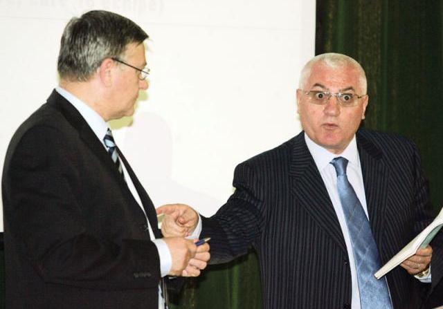 Sandu si Dragomir, trimisi in judecata pentru dezafilierea Craiovei!