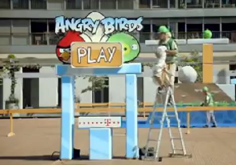 "Angry Birds", jocul transformat in realitate! (VIDEO)