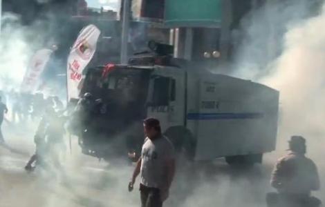  Marturii din mijlocul protestelor din Turcia: Cum au degenerat manifestatiile