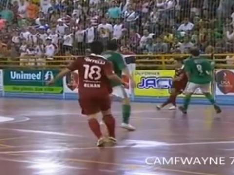 VIDEO: Asta inseamna TALENT! Cea mai frumoasa pasa de gol din toate timpurile