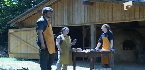 100 de studenti straini invata sa construiasca unelte, in Hunedoara
