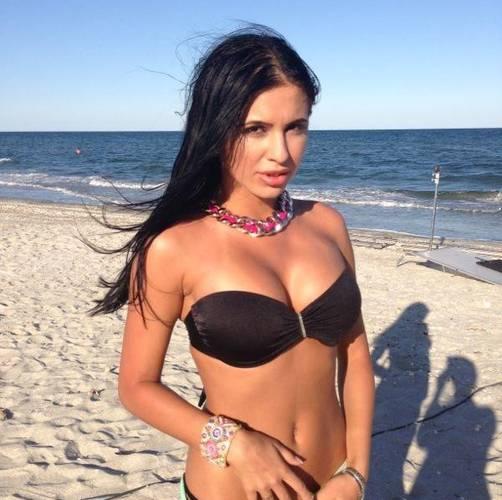 FOTO! Ea e noua iubita a lui Liviu Varciu. Coincidenta sau nu, e bruneta, sexy si o cheama Adelina