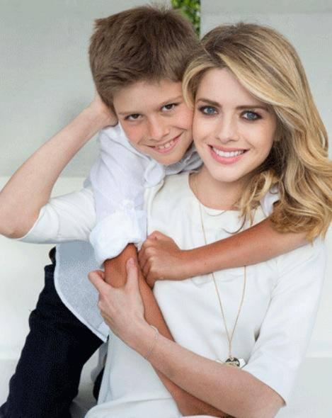 Alexandra Dinu in momentul de cumpana: "N-as fi rezistat altfel. Am asteptat pe holuri alaturi de Adi"