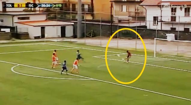 VIDEO: Cel mai ciudat autogol vazut in Italia! Ce se intampla cand vantul nu iti este aliat