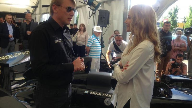 Observator Special, fata in fata cu Formula 1 sau... Octavia Geamanu, fata in fata cu Mika Hakkinen! (FOTO)