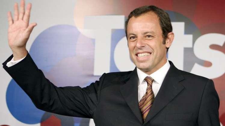 Sandro Rosell, presedintele Barcelonei, a gasit solutia pentru a scapa de reporteri! S-a ascuns in toaleta.. femeilor