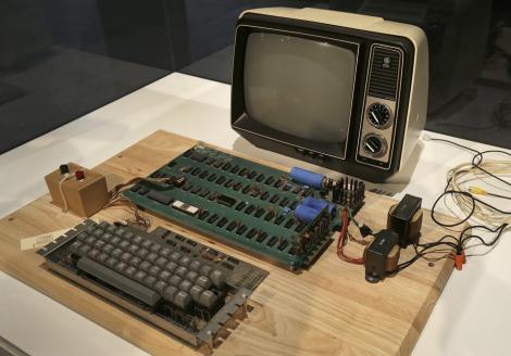 Iata cum arata primul computer Apple fabricat in 1976
