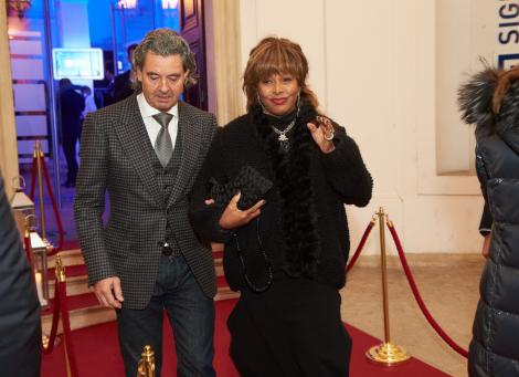 Tina Turner va imbraca, la 73 de ani, rochia alba de mireasa