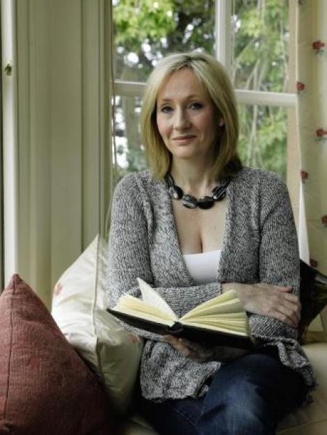 JK Rowling, creatoarea lui Harry Potter, a publicat un roman sub pseudonim masculin