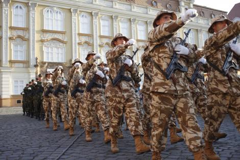 15 militari romani, internati in Ucraina