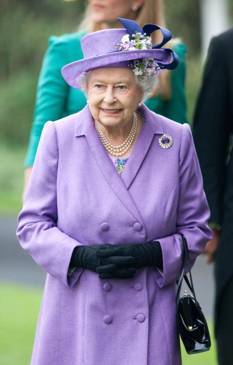 Regina Marii Britanii a petrecut o jumatate de ora alaturi de primul sau stranepot
