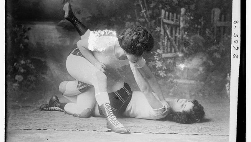 Galerie Foto! Ce sporturi practicau FEMEILE in urma cu 200 de ani