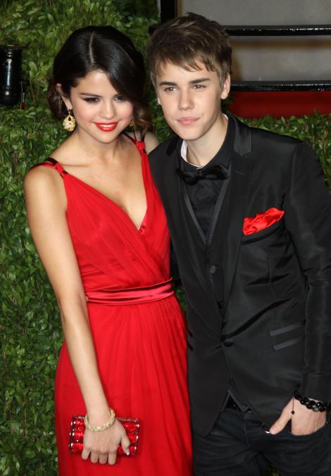 A cucerit-o cu un trandafir... si un Audi leopard: Justin Bieber si Selena Gomez s-au impacat!