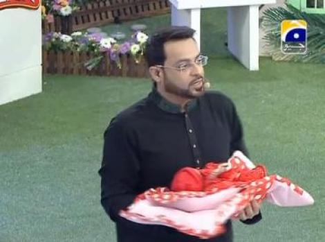 Bebelusi oferiti ca premiu, in cadrul unei emisiuni televizate din Pakistan