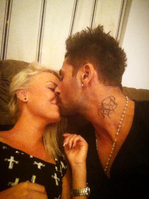 Surpriza in showbiz! Connect-R va deveni tata