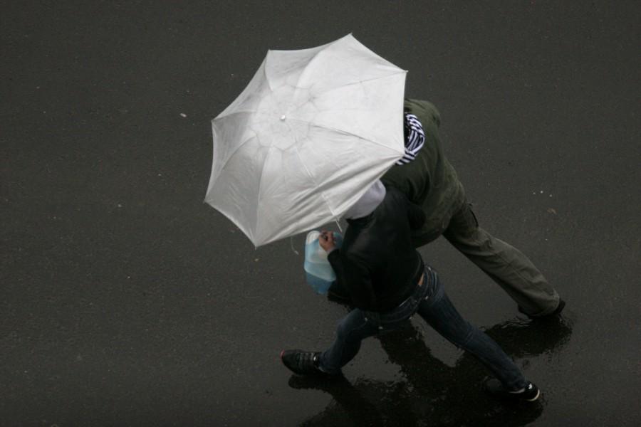 Dupa canicula, vin ploile! Meteorologii au emis avertizari de ploi in mai multe judete. Vezi PROGNOZA in toata tara