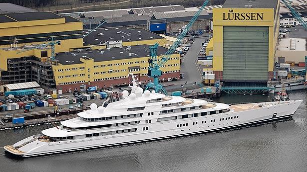 &ldquo;Azzam&rdquo;, cel mai lung iaht din lume: 180 de metri lungime