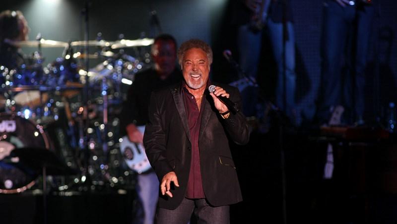 Tom Jones revine in Romania! Cantaretul va sustine un concert in noiembrie, la Sala Palatului 