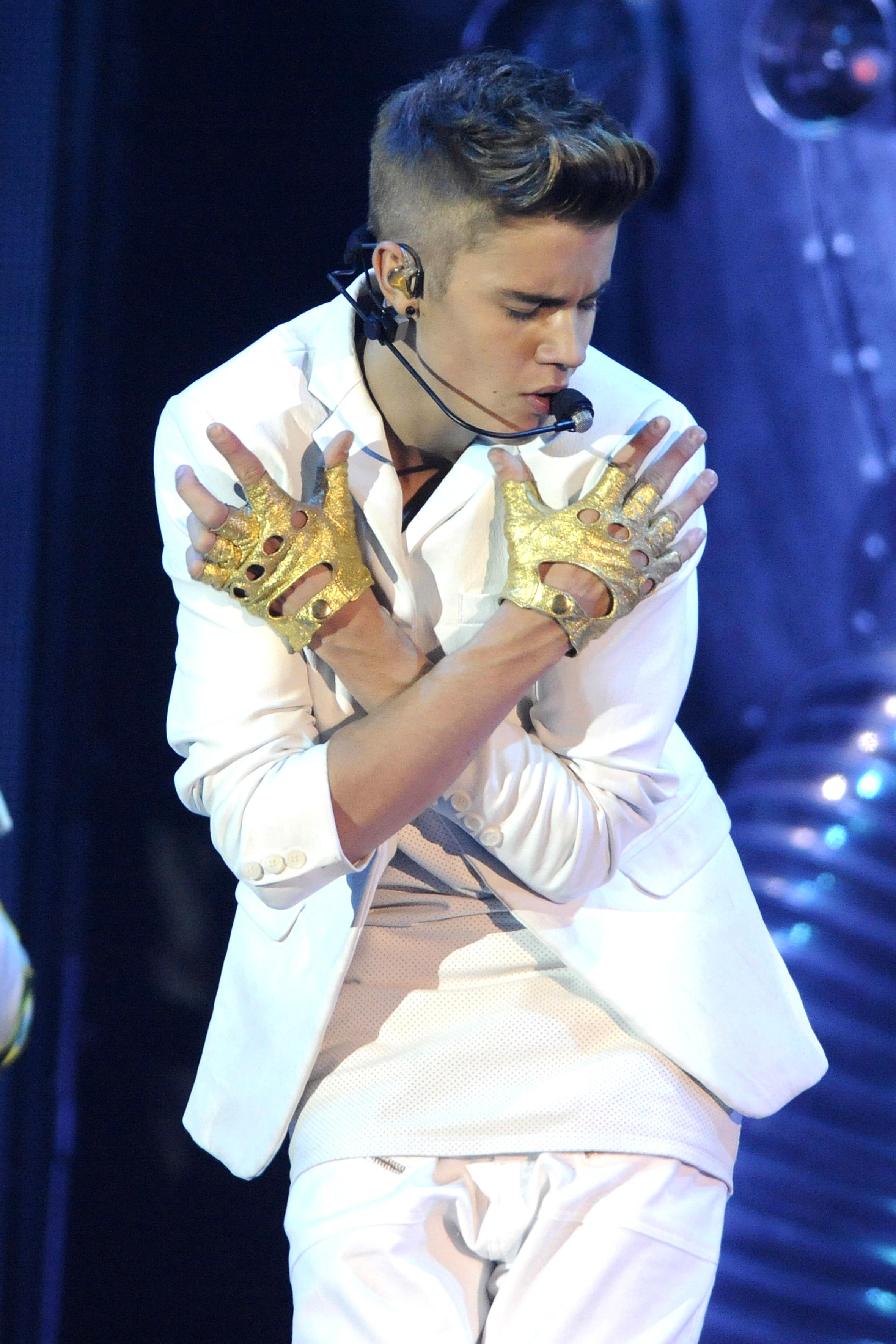 Justin Bieber, de nerecunoscut! A spus "DA" cererii in casatorie a unei fetite bolnave de opt ani