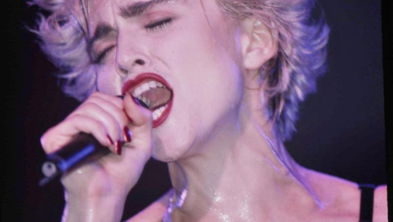 30 de ani de muzica, avere de 300 de milioane de dolari, scandaluri si controverse. Madonna implineste 55 de ani!