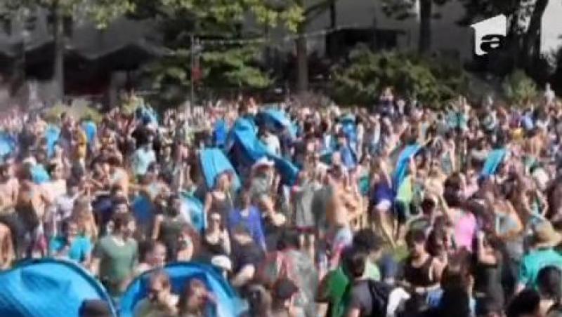 Record mondial: 300.000 de baloane cu apa au fost aruncate in Seattle