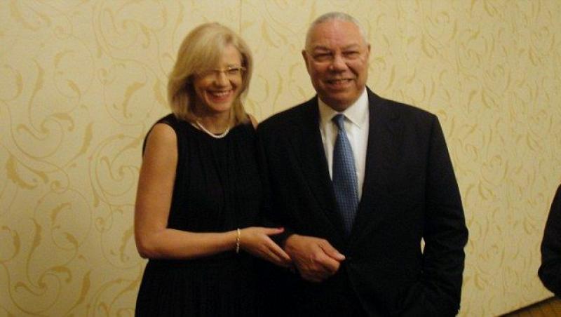 Fostul secretar de stat Colin Powell si europarlamentarul Corina Cretu au avut o aventura? Oficialul american neaga orice relatie amoroasa