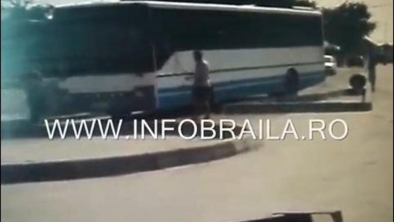 Sens giratoriu ca pentru masinute de jucarie, intr-o comuna tulceana