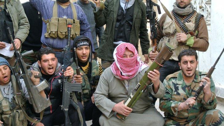 Peste 100 de persoane au fost ucise miercuri, in urma bombardamentelor din Damasc 