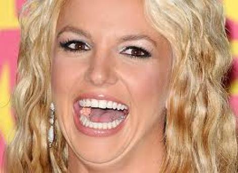De vanzare: guma de mestecat a lui Britney, lenjeria lui Elvis sau dintele cariat al lui John Lenon