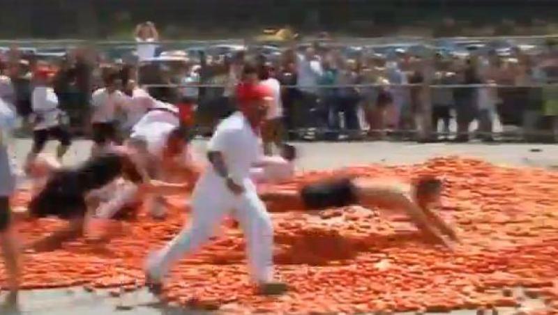 VIDEO! Bataie cu... 50.000 de rosii, in SUA