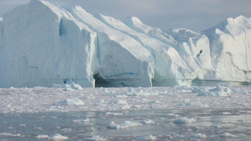 DESCOPERIRE: Un mega-canion sub ghetarii din Groenlanda
