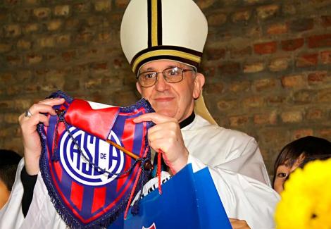 Papa Francisc isi plateste cotizatia ca suporter al echipei San Lorenzo