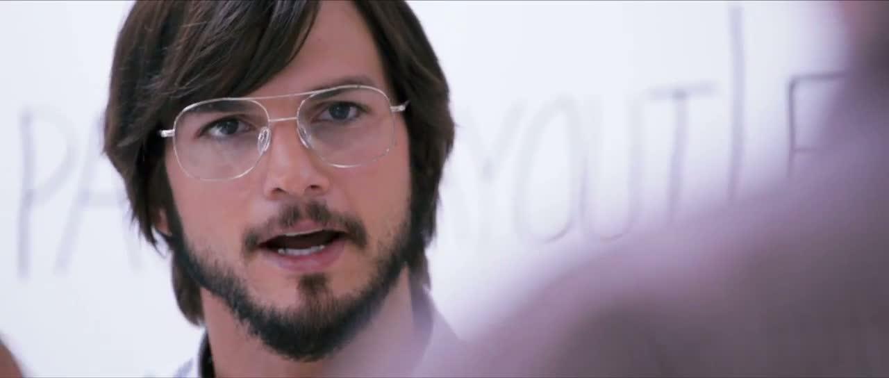 Rolul lui Steve Jobs ii pune in pericol sanatatea! Ashton Kutcher a ajuns la spital din cauza dietei drastice