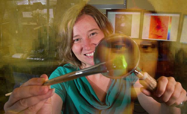 "Mini Lisa", cel mai mic tablou din lume. Mai fin ca un fir de par